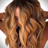 À Bern, notre coiffeur expert réalise des mèches blondes, des balayages sublimes et la technique Air Touch Balayage pour un style unique.